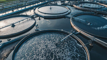 martin872767_A_high-angle_shot_of_a_modern_water_filtration_pla_a5bc95ef-3a38-4e37-a012-868f6d8be2bb